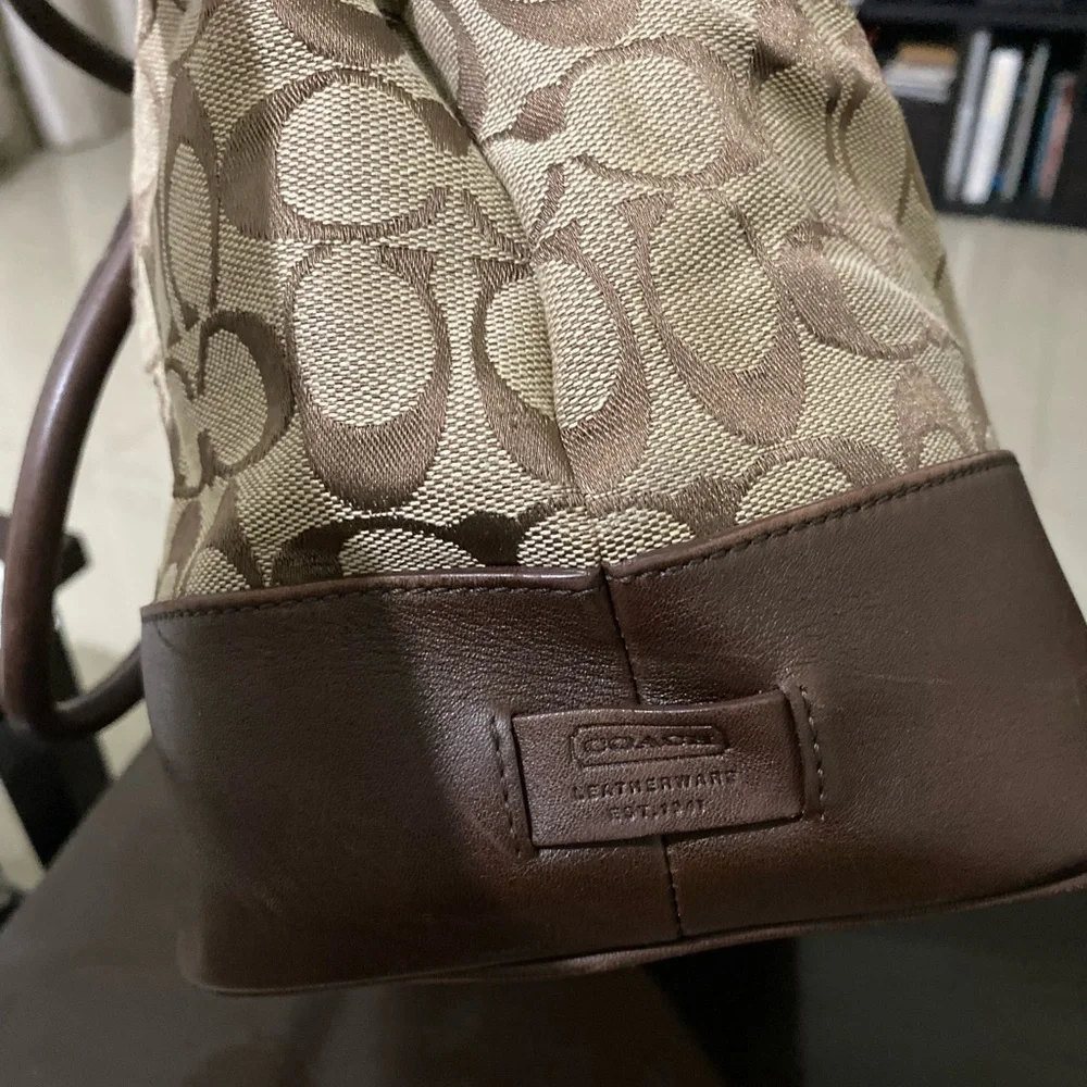 ❌SOLD❌Coach shoulder bag - Picture 2 of 6